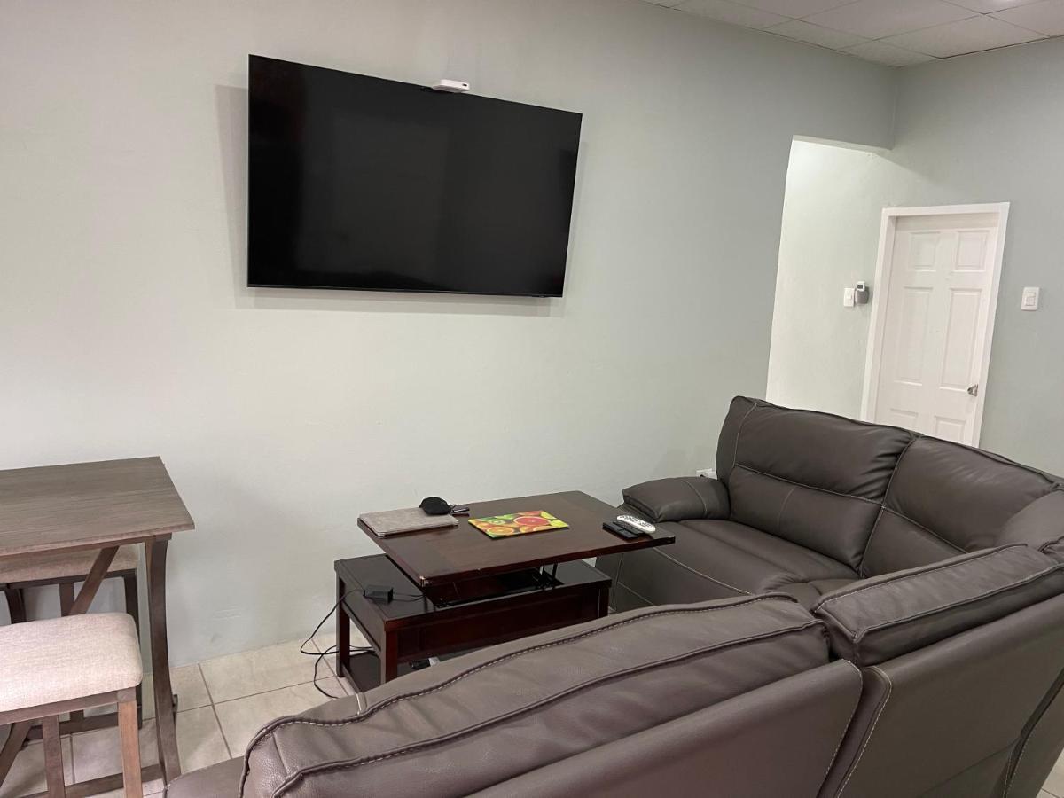 Beverley Manor Diamond Vale' 2 Bedroom 1 Bath Apartment Diego Martin المظهر الخارجي الصورة
